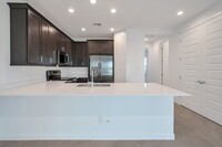 Building Photo - Like Brand New Luxurious Modern 3 Bedroom ...
