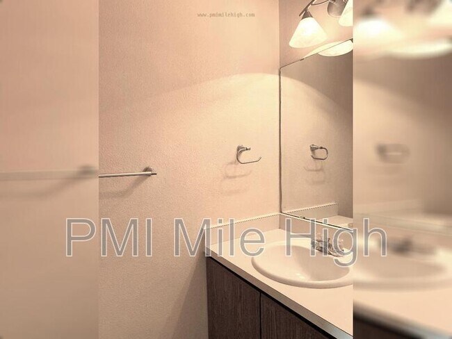 Building Photo - 845 S McKinley Ave