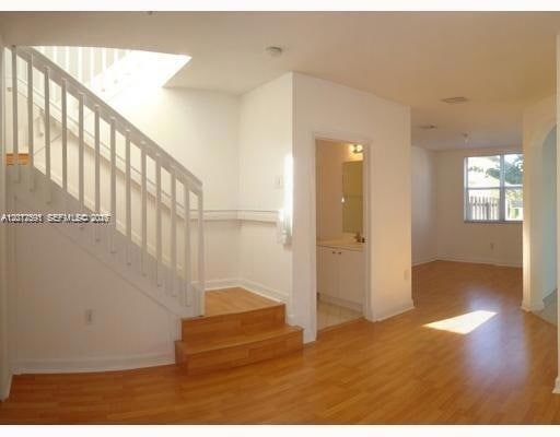 Building Photo - 3375 NE 15th Dr
