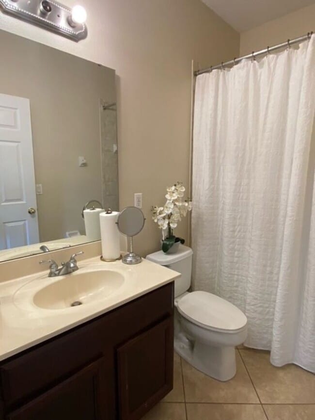Building Photo - Beautiful 4 Bedroom 3 Bath Home in Ocoee