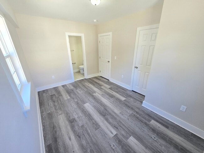 Building Photo - 9447 Peachtree St