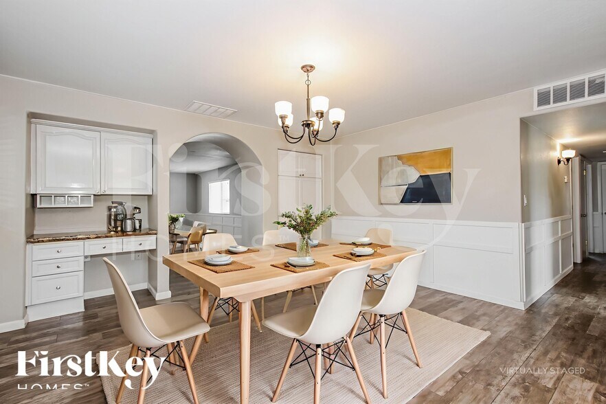 Building Photo - 2307 E Everett Dr