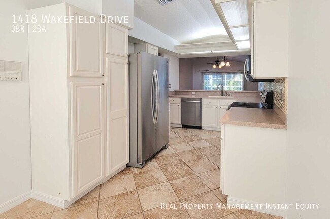 Building Photo - 1418 Wakefield Dr