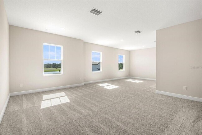 Building Photo - 1953 Arching Br