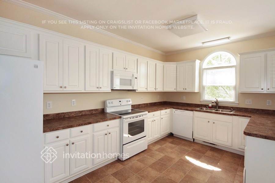 Building Photo - 253 Sedgewick Trail