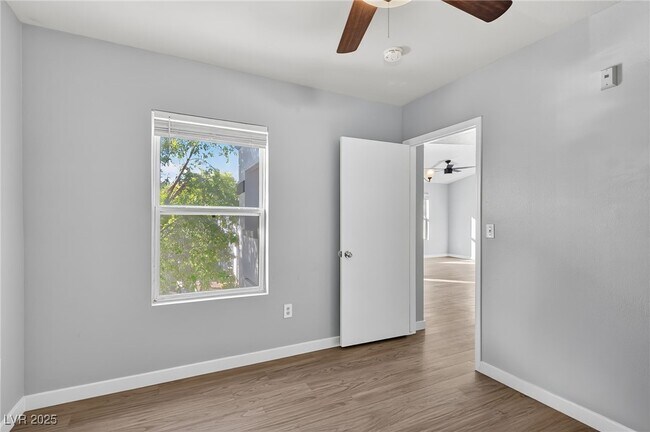 Building Photo - 7255 W Sunset Rd