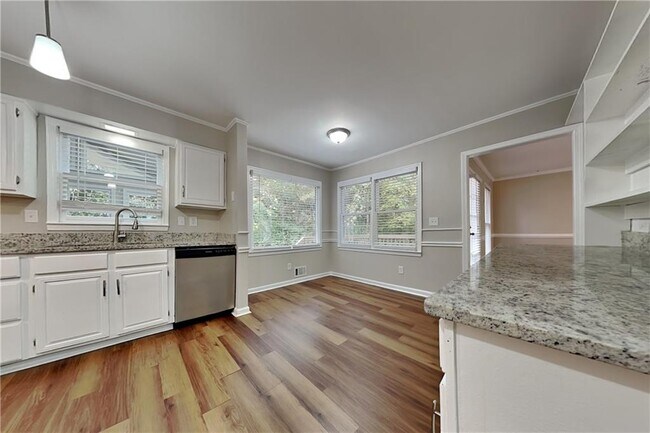 Building Photo - 4273 Deerbrook Way SW