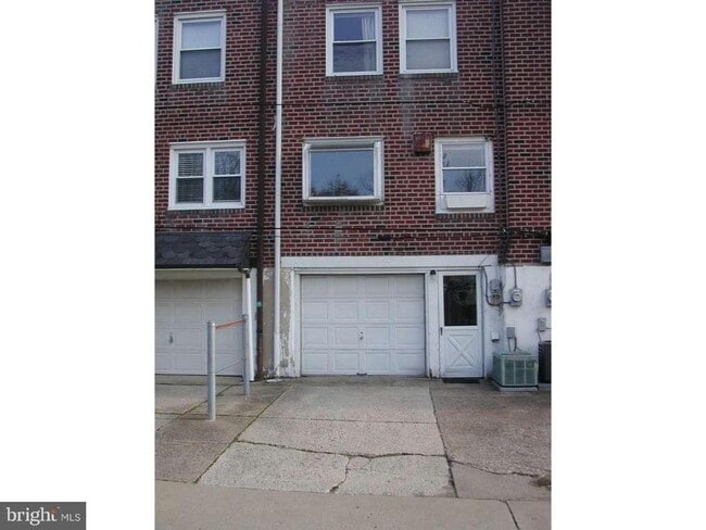 Building Photo - 358 Krams Ave