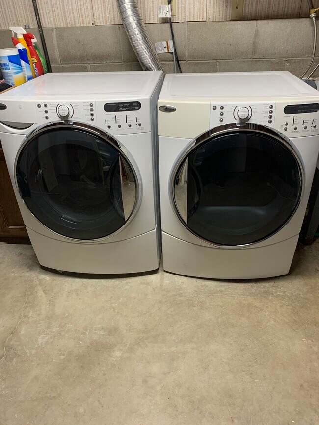 Building Photo - 13694 Fordham Ave