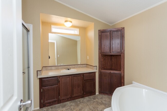 Building Photo - 15716 Country Way