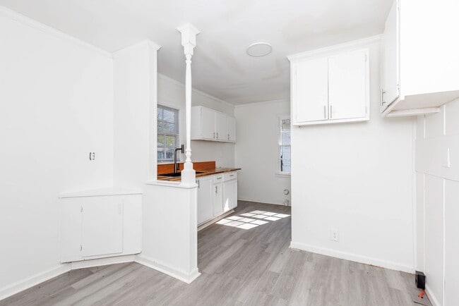 Building Photo - 1830DUPLEX