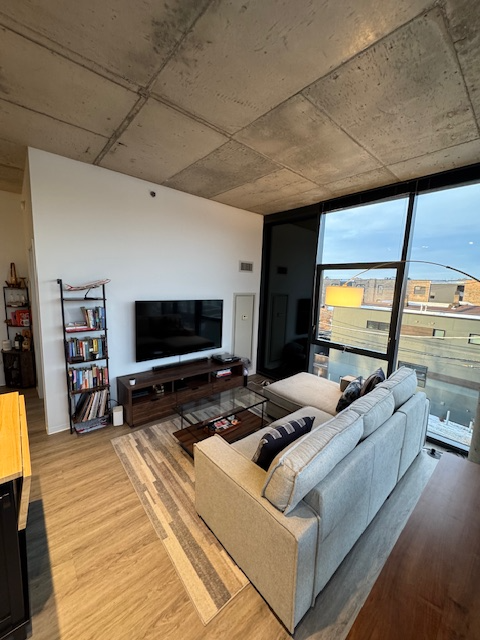Building Photo - 2730 W Belden Ave