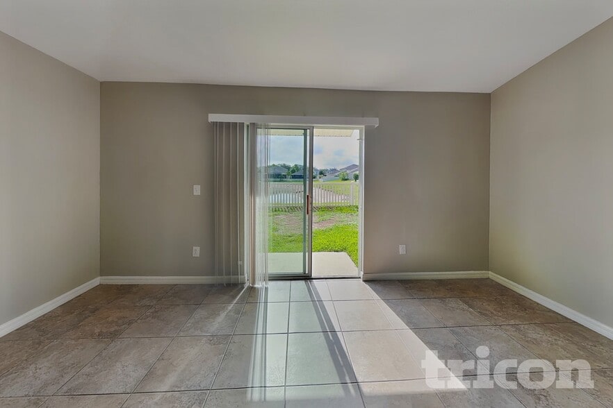 Building Photo - 10410 Fairy Moss Ln