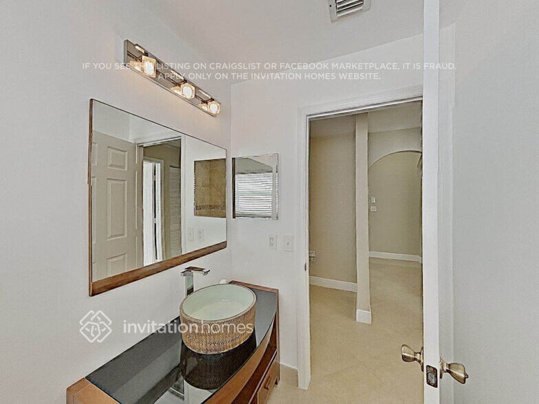 Building Photo - 13500 SW 118th Pl