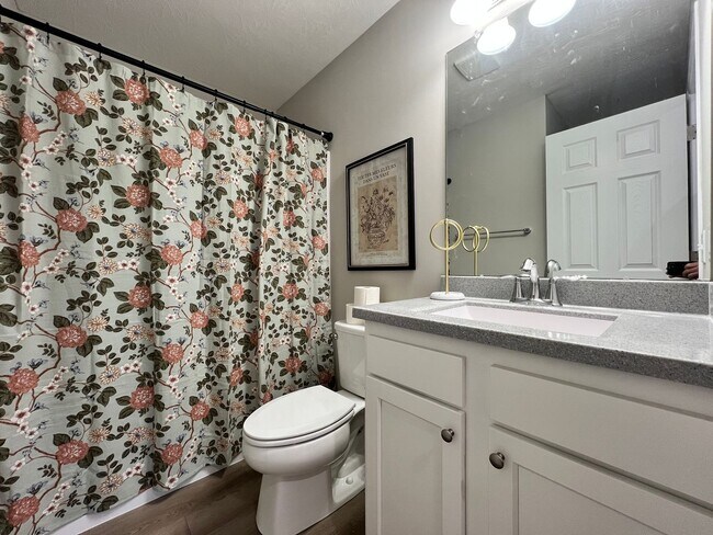 Building Photo - Equestrian getaway Wilmington, Long stays ...