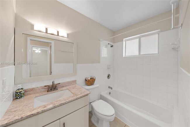 Building Photo - 10525 SW 77th Ct