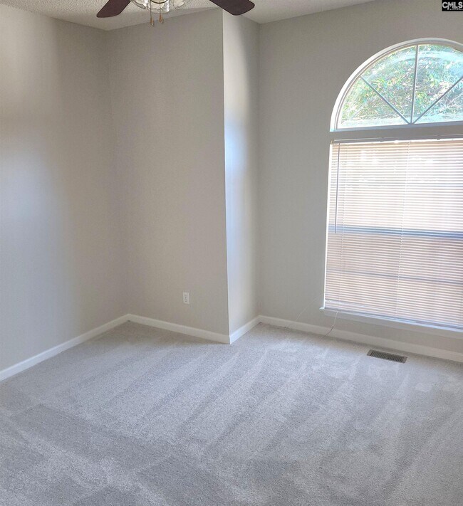 Building Photo - 222 Salusbury Ln