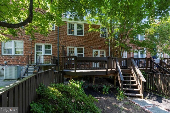 Building Photo - 218 Blenheim Rd