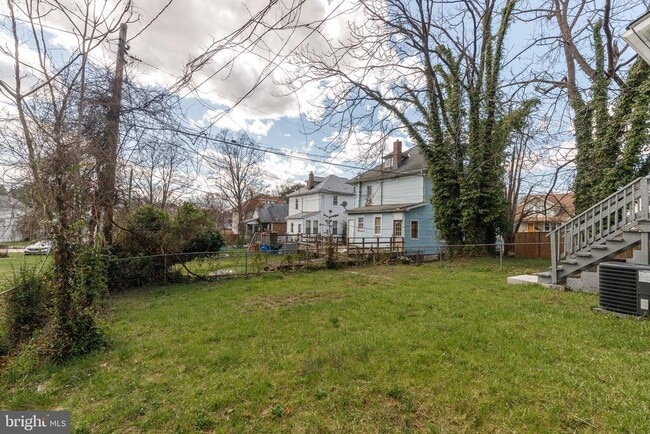 Building Photo - 2805 Hamilton Ave