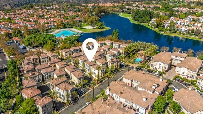 Building Photo - 205 Montana Del Lago Dr
