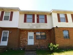 Building Photo - 215 Greenbrier Ave