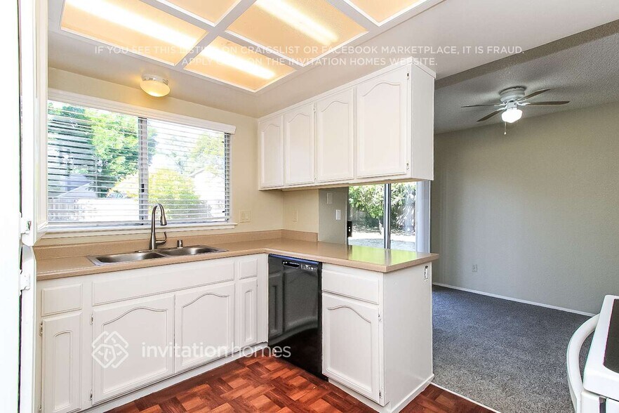 Building Photo - 6036 Sun Dial Way