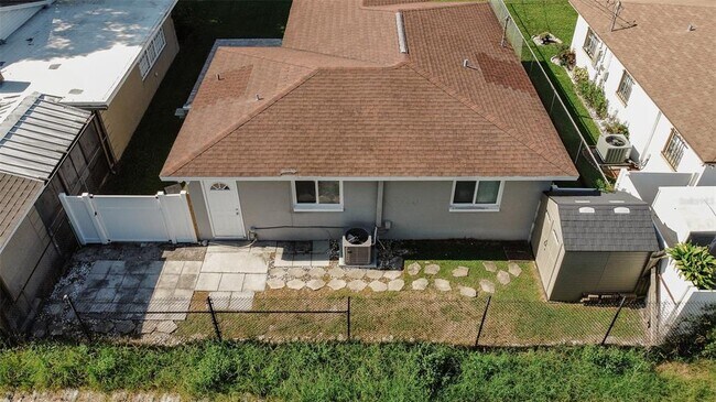 Building Photo - 3911 W Lemon St