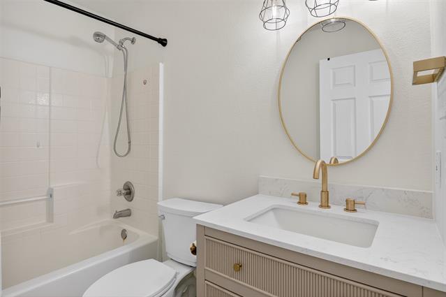 Building Photo - 1425 Anthony St