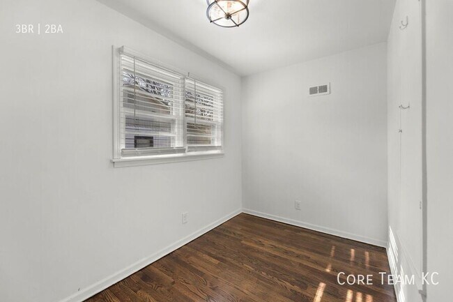 Building Photo - 3906 Booth St