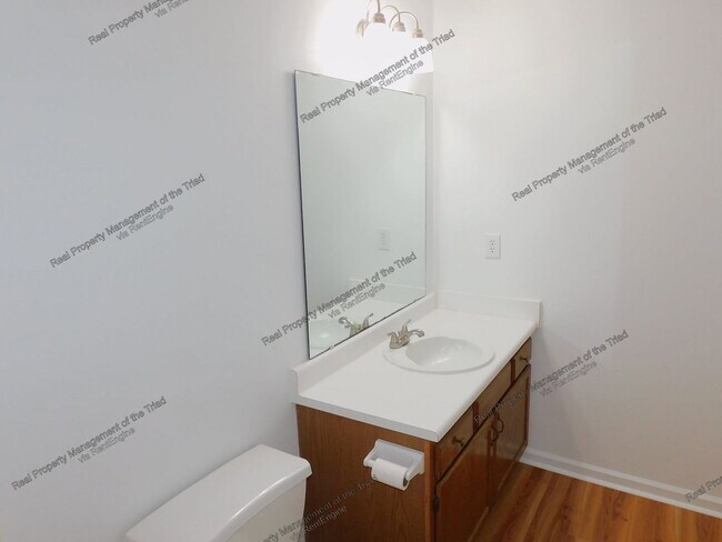 Building Photo - 7 Meadowood Glen Way