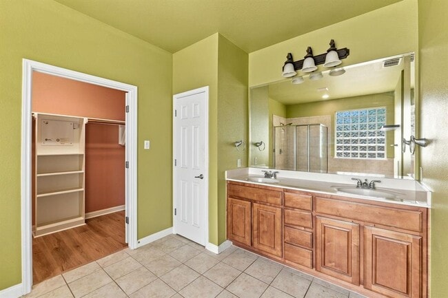 Building Photo - 2909 Arbor Ct