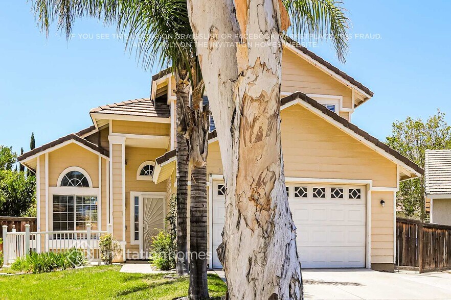 Building Photo - 2699 W Calle Vista Dr
