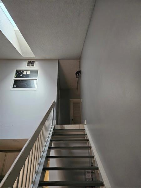 Building Photo - 1827 Runners Way
