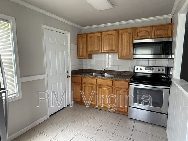Building Photo - 8109 Diggs Rd