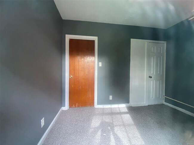 Building Photo - 2418 Cherry St