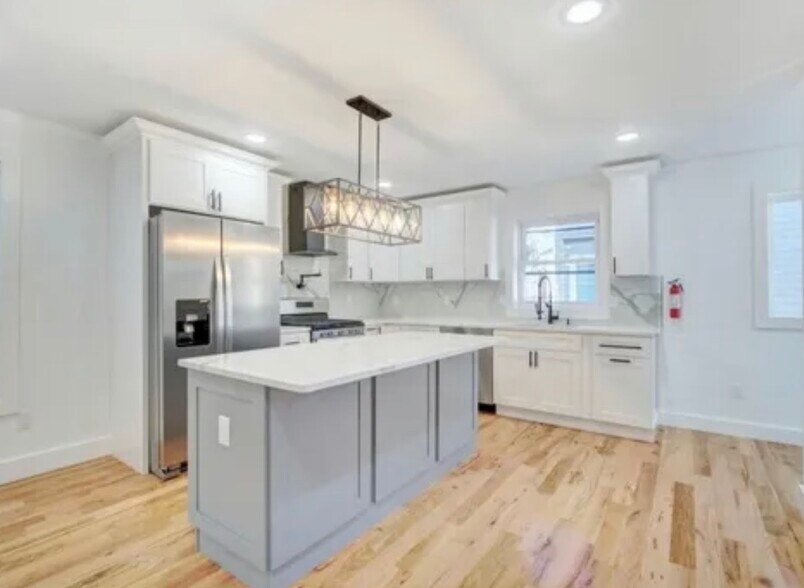 Building Photo - 89 N Munn Ave