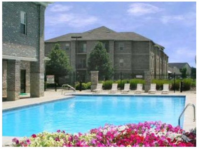 Pool - The Quarters at W Lafayette - Student Living