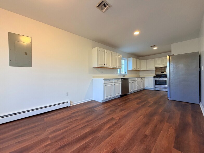 Building Photo - 36 Rockland St