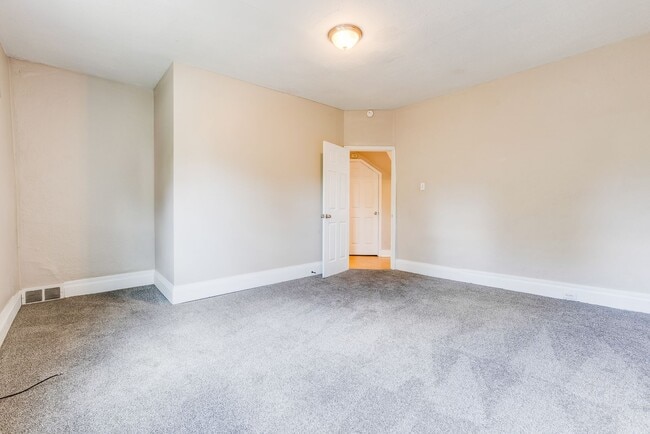 Building Photo - 2318 Leticoe St