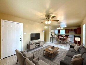 Building Photo - *MOVE IN SPECIAL* Convenient & Low-Maintenance Living Near St. Mary’s University!