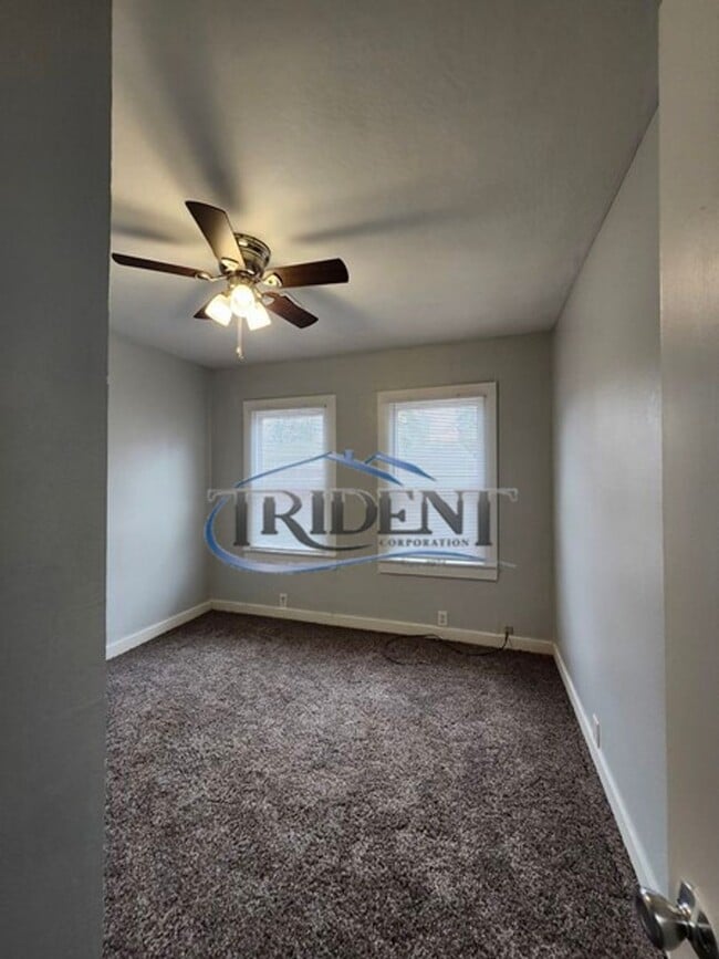 Building Photo - 831 I St