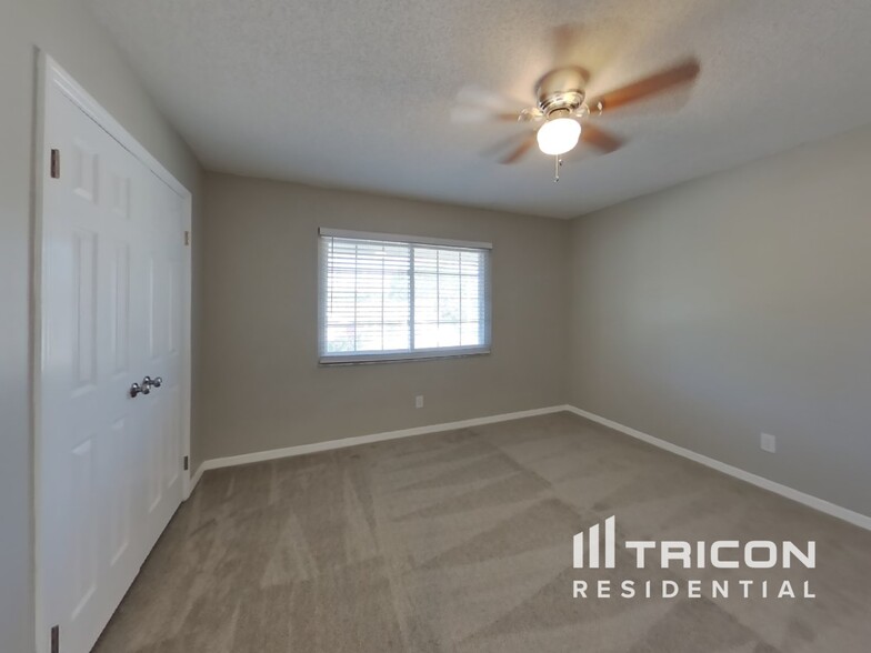 Building Photo - 2609 Crestfield Dr