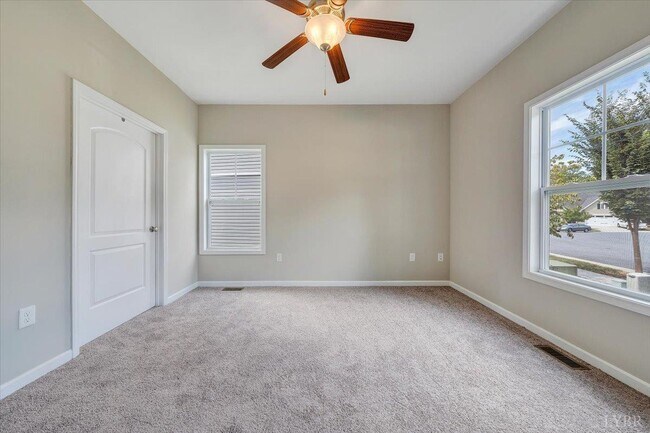 Building Photo - 109 Red Maple Ct