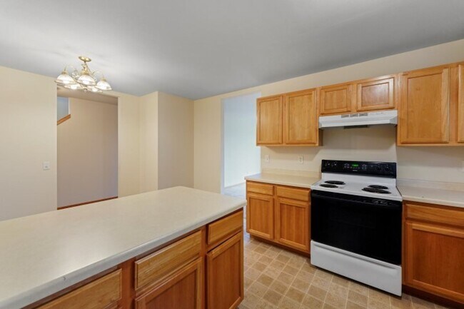 Building Photo - 612-614 Meadow View Rd