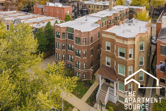 Building Photo - 3839 N Greenview Ave