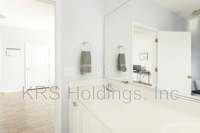 Building Photo - 1075 Grand Oak Ln