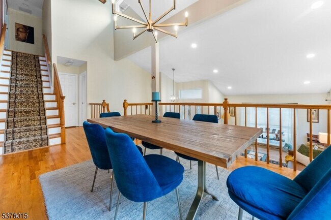 Building Photo - 4 Brightwood Ln