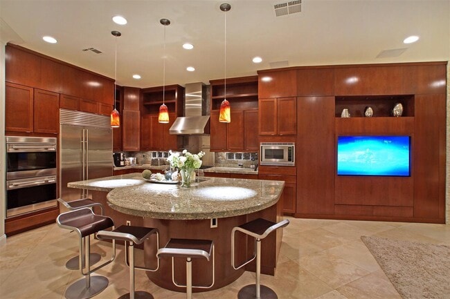 Building Photo - LUXURY LIVING W/ LAS VEGAS STRIP VIEWS!!