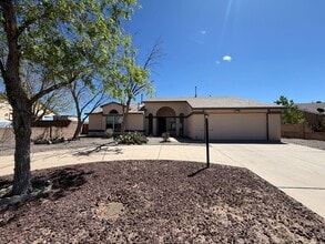 Building Photo - 3 Bedroom Single Story Home Available Near Corrales Rd & Highway 528 in Rio Rancho!