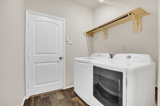 Building Photo - 5227 Victoria Lndg Trl